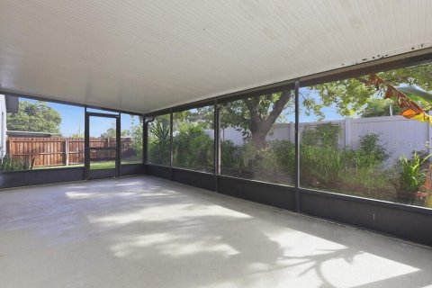 Villa ou maison à louer à Brandon, Floride: 3 chambres, 143.53 m2 № 2416948 - photo 9