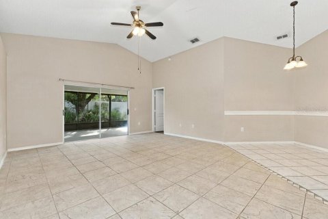 Villa ou maison à louer à Brandon, Floride: 3 chambres, 143.53 m2 № 2416948 - photo 3