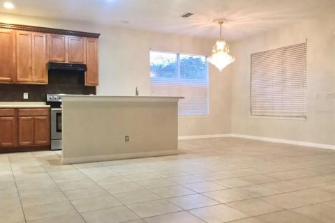 Villa ou maison à louer à Kissimmee, Floride: 5 chambres, 223.99 m2 № 2118284 - photo 6