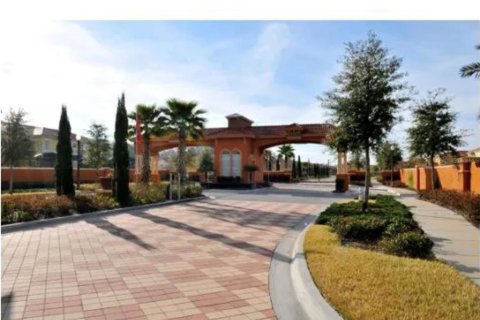 Villa ou maison à louer à Kissimmee, Floride: 5 chambres, 223.99 m2 № 2118284 - photo 4