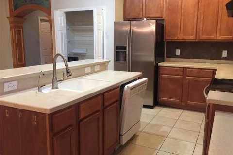 Villa ou maison à louer à Kissimmee, Floride: 5 chambres, 223.99 m2 № 2118284 - photo 11