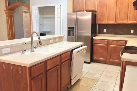 Villa ou maison à louer à Kissimmee, Floride: 5 chambres, 223.99 m2 № 2118284 - photo 10