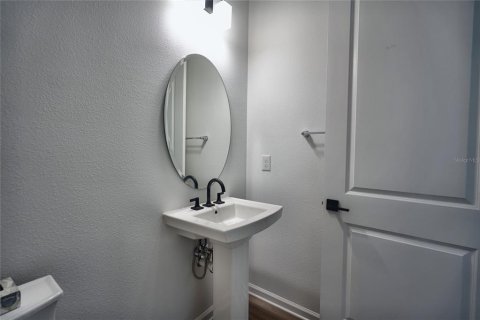 House in Apopka, Florida 4 bedrooms, 216.56 sq.m. № 2396185 - photo 21