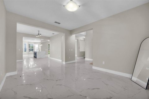 Villa ou maison à vendre à Orlando, Floride: 5 chambres, 325.99 m2 № 2404589 - photo 9
