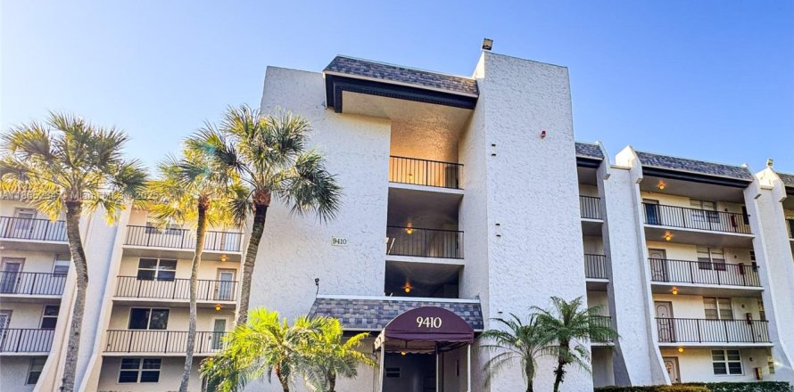 Кондоминиум с 2 спальнями в Дейви, Флорида № 1931487