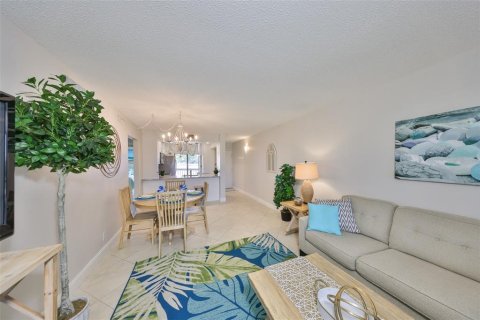 Copropriété à vendre à Saint Petersburg, Floride: 2 chambres, 85.01 m2 № 1914530 - photo 14