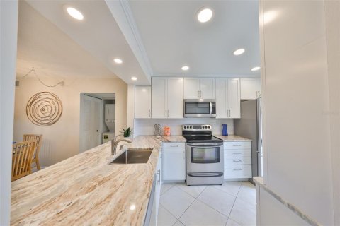 Copropriété à vendre à Saint Petersburg, Floride: 2 chambres, 85.01 m2 № 1914530 - photo 5