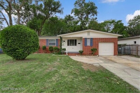House in Jacksonville, Florida 4 bedrooms, 132.01 sq.m. № 807220 - photo 1