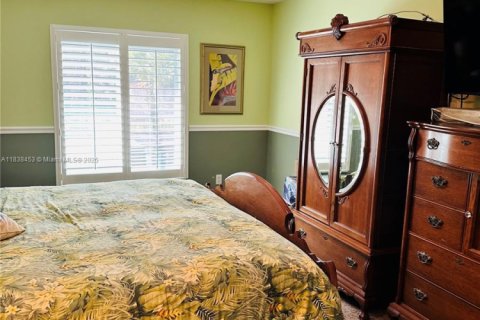 House in Port St. Lucie, Florida 4 bedrooms, 207.73 sq.m. № 1826102 - photo 20