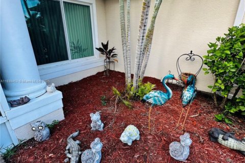 House in Port St. Lucie, Florida 4 bedrooms, 207.73 sq.m. № 1826102 - photo 2