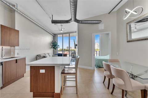 Copropriété à vendre à Aventura, Floride: 2 chambres, 75.81 m2 № 1952850 - photo 1