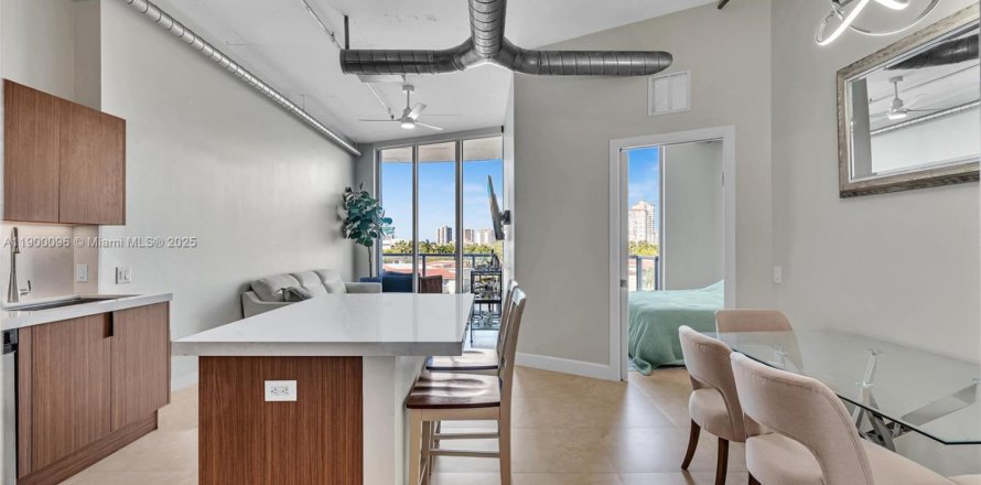 Condo à Aventura, Floride, 2 chambres № 1952850