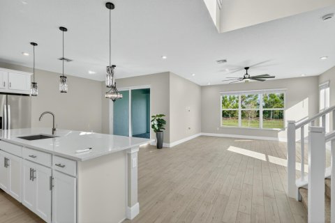 Villa ou maison à louer à Jensen Beach, Floride: 3 chambres, 218.41 m2 № 2389565 - photo 7