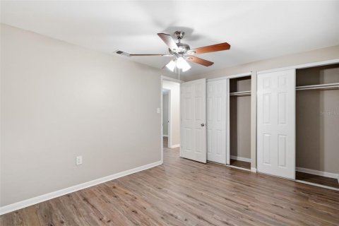 Villa ou maison à vendre à Tampa, Floride: 4 chambres, 114.36 m2 № 2321201 - photo 16