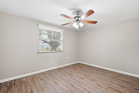 Villa ou maison à vendre à Tampa, Floride: 4 chambres, 114.36 m2 № 2321201 - photo 15
