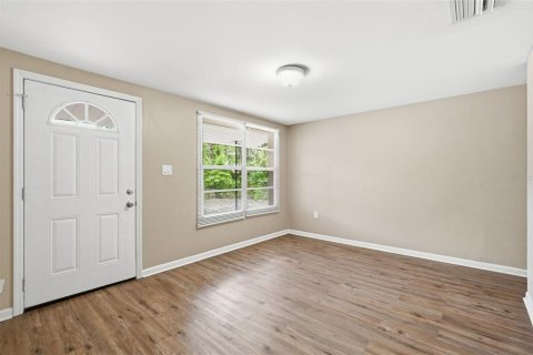 Villa ou maison à vendre à Tampa, Floride: 4 chambres, 114.36 m2 № 2321201 - photo 4