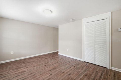 Villa ou maison à vendre à Tampa, Floride: 4 chambres, 114.36 m2 № 2321201 - photo 6