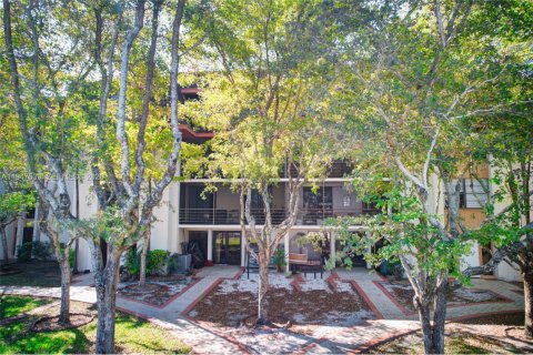 Condo in Miami, Florida, 3 bedrooms  № 2004620 - photo 10