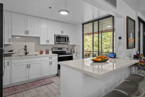 Condo in Miami, Florida, 3 bedrooms  № 2004620 - photo 20