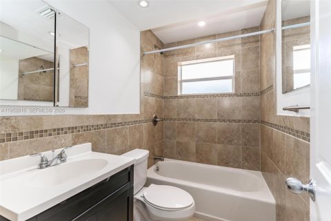 Casa en alquiler en Fort Lauderdale, Florida, 3 dormitorios, 104.79 m2 № 2009171 - foto 8