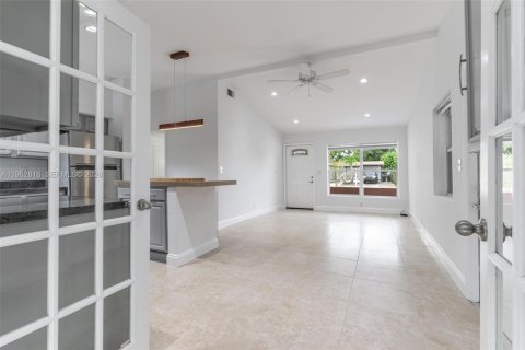 Casa en alquiler en Fort Lauderdale, Florida, 3 dormitorios, 104.79 m2 № 2009171 - foto 4