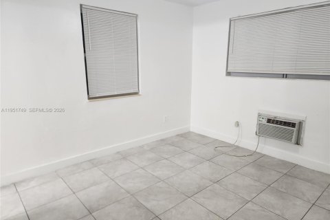 Apartment in North Miami Beach, Florida 1 bedroom, 54.35 sq.m. № 2006218 - photo 3
