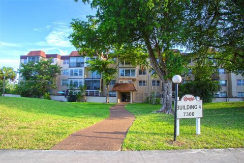 Copropriété à vendre à Plantation, Floride: 1 chambre, 89.19 m2 № 1956048 - photo 2