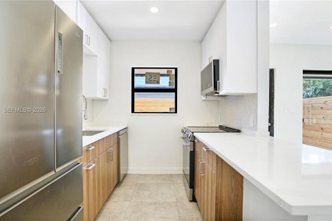 Apartamento en alquiler en Fort Lauderdale, Florida, 1 dormitorio, 53.42 m2 № 2047142 - foto 3