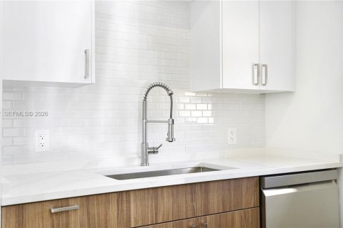 Apartamento en alquiler en Fort Lauderdale, Florida, 1 dormitorio, 53.42 m2 № 2047142 - foto 4