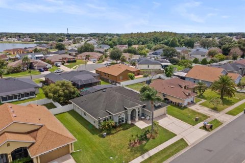 Villa ou maison à vendre à Kissimmee, Floride: 4 chambres, 222.78 m2 № 2310655 - photo 10
