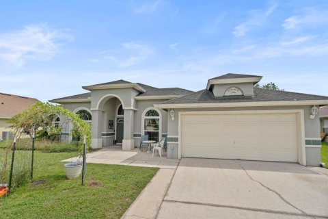Villa ou maison à vendre à Kissimmee, Floride: 4 chambres, 222.78 m2 № 2310655 - photo 3