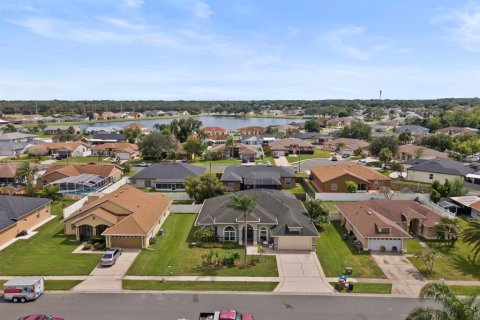 Villa ou maison à vendre à Kissimmee, Floride: 4 chambres, 222.78 m2 № 2310655 - photo 12