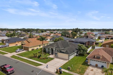 Villa ou maison à vendre à Kissimmee, Floride: 4 chambres, 222.78 m2 № 2310655 - photo 6