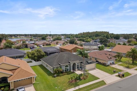 Villa ou maison à vendre à Kissimmee, Floride: 4 chambres, 222.78 m2 № 2310655 - photo 11