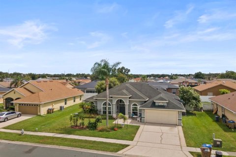 Villa ou maison à vendre à Kissimmee, Floride: 4 chambres, 222.78 m2 № 2310655 - photo 5