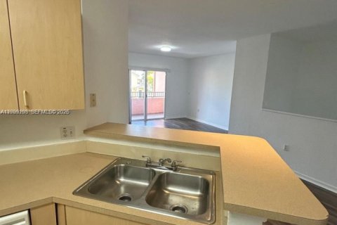 Condo in North Lauderdale, Florida, 1 bedroom № 2073324 - photo 8