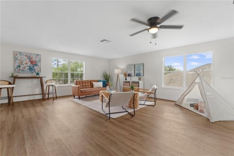 Villa ou maison à vendre à New Port Richey, Floride: 4 chambres, 265.51 m2 № 2354452 - photo 30
