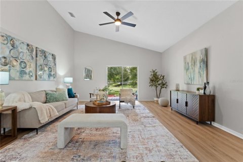 Villa ou maison à vendre à New Port Richey, Floride: 4 chambres, 265.51 m2 № 2354452 - photo 9