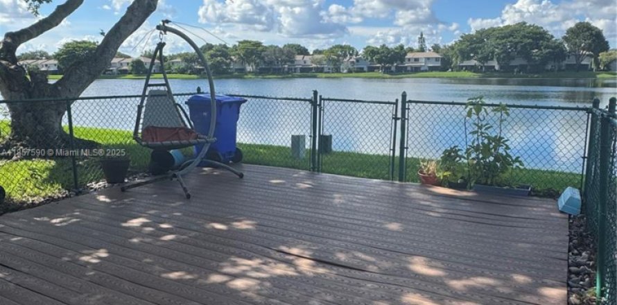 Touwnhouse à Pembroke Pines, Floride 2 chambres, 113.71 m2 № 1882176