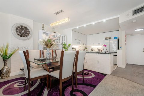 Купить кондоминиум в Авентура, Флорида 1 спальня, 99.03м2, № 2041895 - фото 9