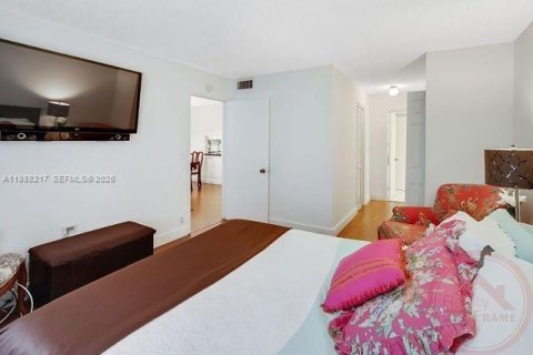 Condominio en venta en Miami, Florida, 1 dormitorio, 66.15 m2 № 2259810 - foto 6