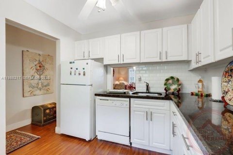 Condominio en Miami, Florida, 1 dormitorio № 2259810