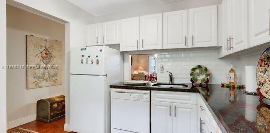 Condominio en Miami, Florida, 1 dormitorio  № 2259810