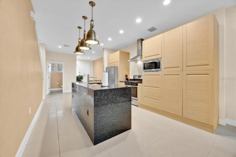 Touwnhouse à vendre à Kissimmee, Floride: 3 chambres, 210.7 m2 № 1522419 - photo 9