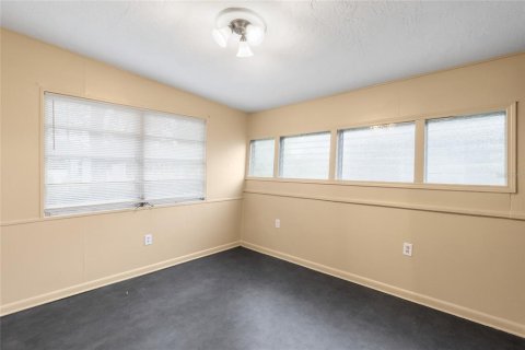 Villa ou maison à louer à Saint Petersburg, Floride: 2 chambres, 114.36 m2 № 2415466 - photo 7