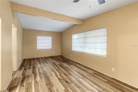 Villa ou maison à louer à Saint Petersburg, Floride: 2 chambres, 114.36 m2 № 2415466 - photo 8