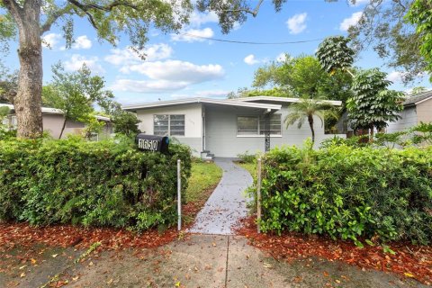 Villa ou maison à louer à Saint Petersburg, Floride: 2 chambres, 114.36 m2 № 2415466 - photo 3