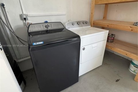 Снять в аренду виллу или дом в Санрайз, Флорида 2 спальни, 88.72м2, № 2041267 - фото 20