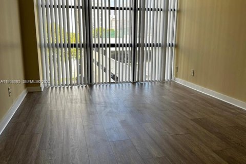 Condo in Sunny Isles Beach, Florida, 1 bedroom  № 1994176 - photo 13