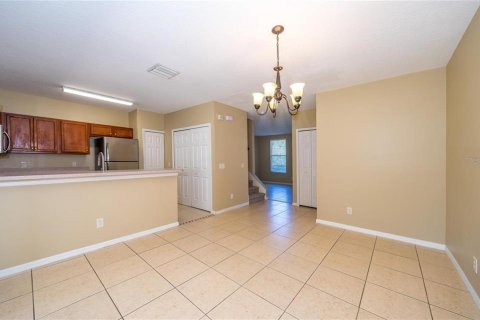 Townhouse in Wesley Chapel, Florida 3 bedrooms, 135.64 sq.m. № 1844436 - photo 13